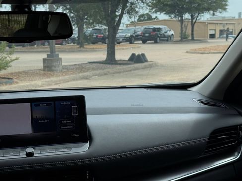 Used 2026 Nissan Rogue SL FWD image 36