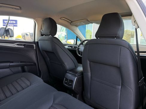 Used 2019 Ford Fusion SE FWD image 20