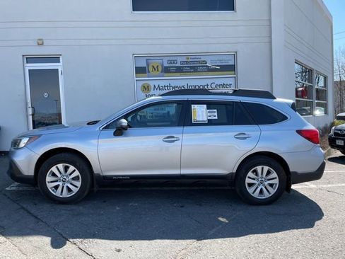 Used 2019 Subaru Outback 2.5i Premium image 2