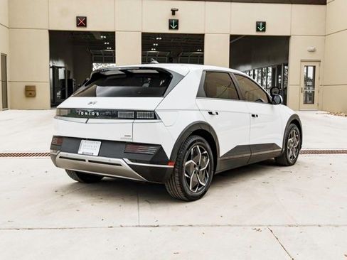 Certified 2024 Hyundai Ioniq 5 SEL image 7