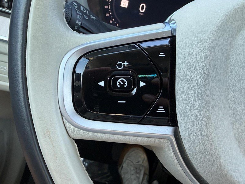 Certified 2026 Volvo XC60 B5 Ultra AWD/4WD image 19