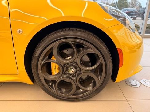 Used 2015 Alfa Romeo 4C Spider w/ Convenience Group RWD image 33