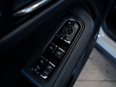 Used 2020 Porsche Macan image 27