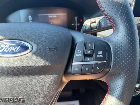 Certified 2025 Ford Escape ST-Line AWD/4WD image 36
