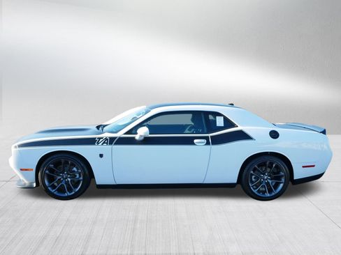 Used 2023 Dodge Challenger R/T w/ T/A Package image 4