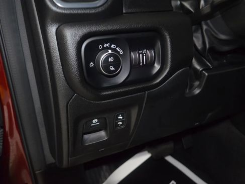Used 2025 RAM 1500 Laramie AWD/4WD image 34