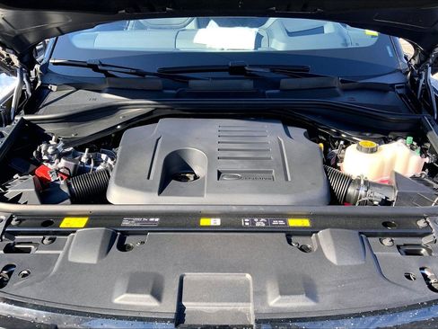 New 2026 Land Rover Range Rover Long Wheelbase SE image 16