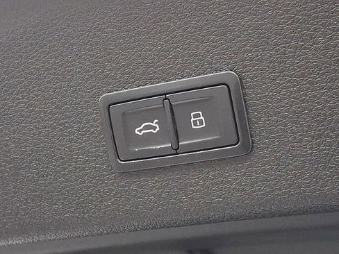 Used 2024 Audi Q8 e-tron Prestige w/ Prestige Package image 35