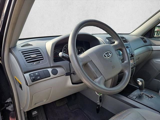 Used 2009 Kia Borrego LX w/ Convenience Pkg RWD image 9