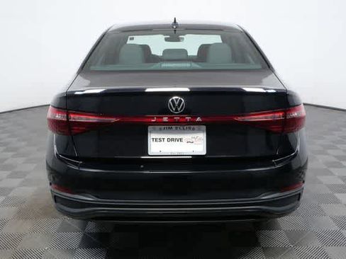 Certified 2025 Volkswagen Jetta Sport image 29
