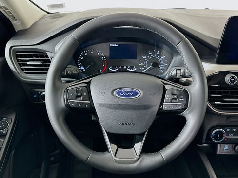 Used 2022 Ford Escape SE w/ SE Sport Appearance Package image 18