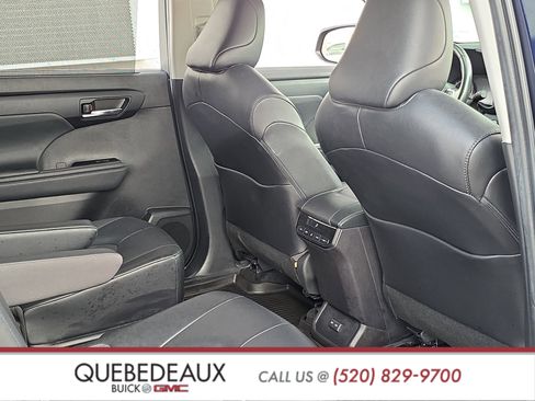 Used 2022 Toyota Highlander XLE FWD image 27