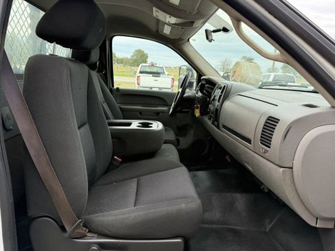 Used 2011 Chevrolet Silverado 3500 W/T image 9