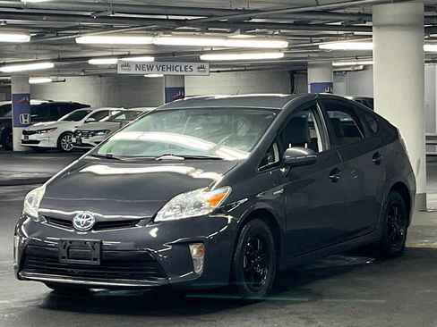 Used 2012 Toyota Prius Two FWD image 3
