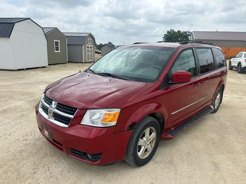 Used 2008 Dodge Grand Caravan SXT FWD image 2