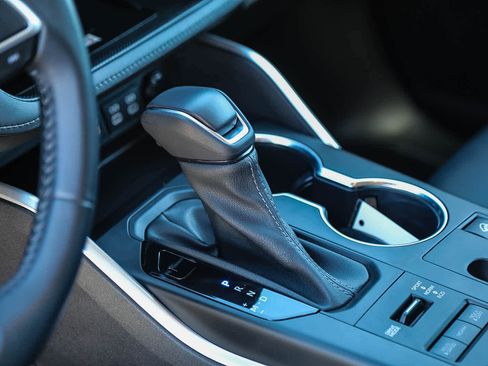 Used 2023 Toyota Highlander XLE image 21