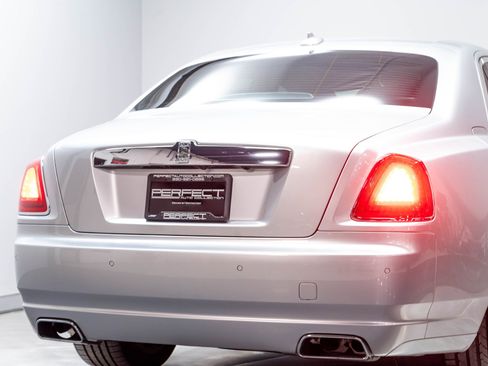 Used 2012 Rolls-Royce Ghost RWD image 92