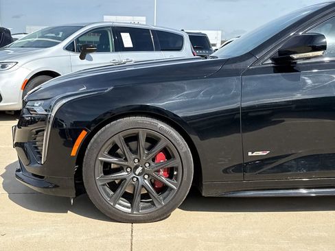 Used 2025 Cadillac CT4 V RWD image 4