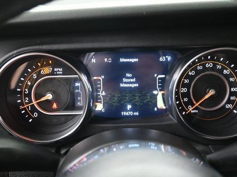Used 2023 Jeep Wrangler Unlimited Sahara w/ LED Lighting Group AWD/4WD image 9