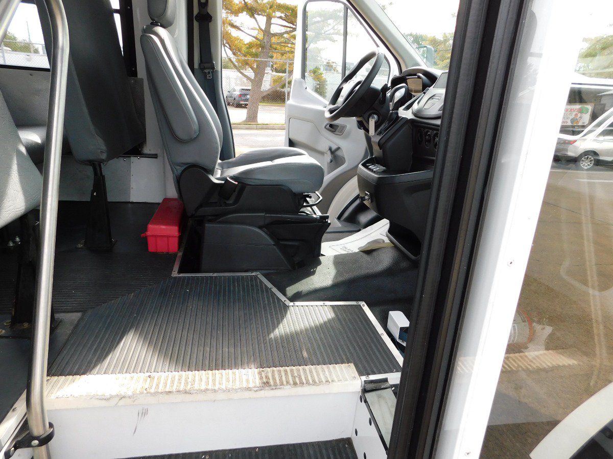 Used 2016 Ford Transit 250 138 RWD image 32