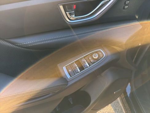 Used 2024 Subaru Ascent Limited w/ Technology Package image 9