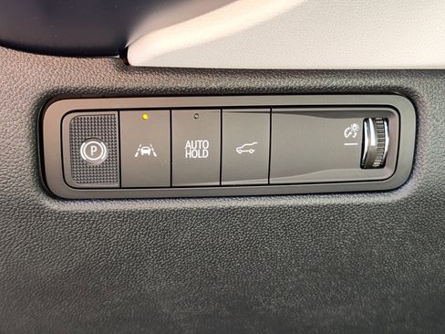 New 2026 Chevrolet Equinox EV LT image 12