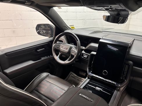 Used 2026 GMC Yukon XL AT4 Ultimate AWD/4WD image 32