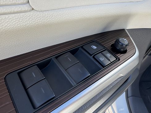 Certified 2023 Toyota Sienna XLE w/ XLE Plus Package image 10