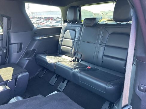 Used 2024 Lincoln Navigator Reserve image 12