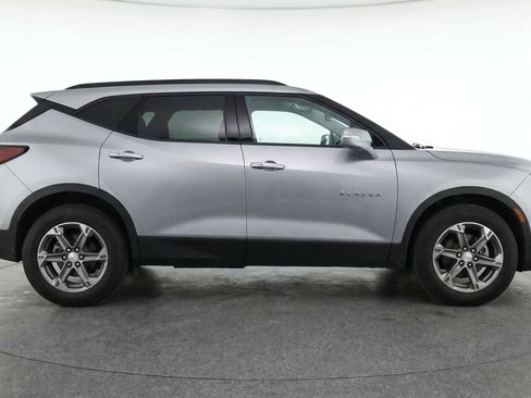 Used 2025 Chevrolet Blazer LT FWD image 11