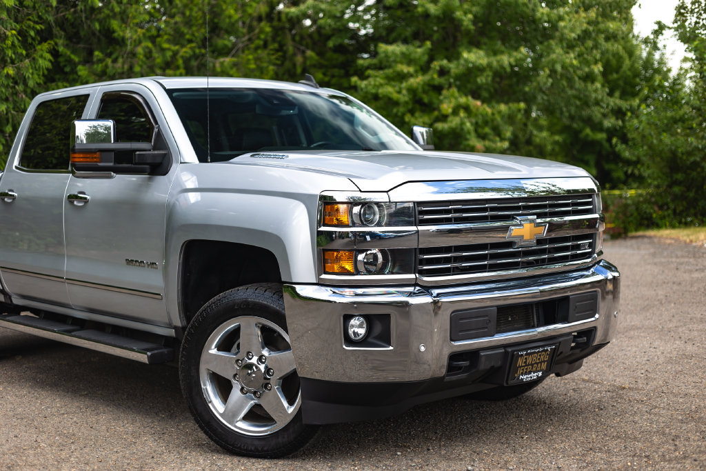 Used 2015 Chevrolet Silverado 2500 LTZ w/ Duramax Plus Package AWD/4WD image 3