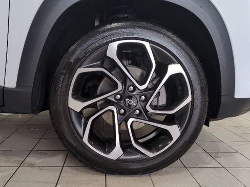 Used 2024 Chevrolet Trax RS w/ Sunroof Package FWD image 21