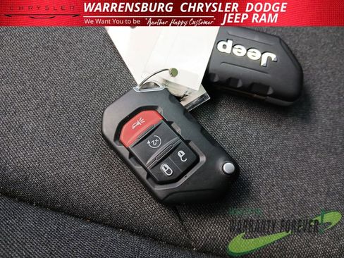 Used 2024 Jeep Wrangler Sport S image 27