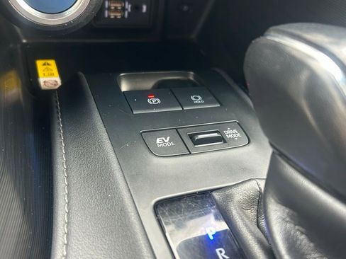 Used 2021 Toyota Venza XLE w/ Softex Package AWD/4WD image 21