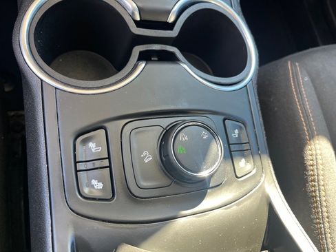 Used 2018 GMC Terrain SLE w/ Driver Convenience Package image 14