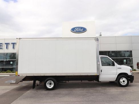 Used 2023 Ford E-350 and Econoline 350 Super Duty w/ Power Windows & Locks Group image 16