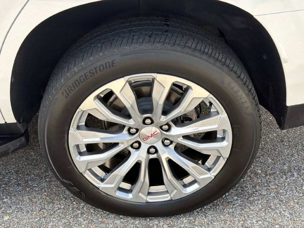 Used 2024 GMC Yukon Denali RWD image 4