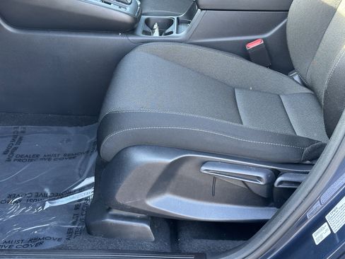 Used 2025 Honda CR-V LX image 17