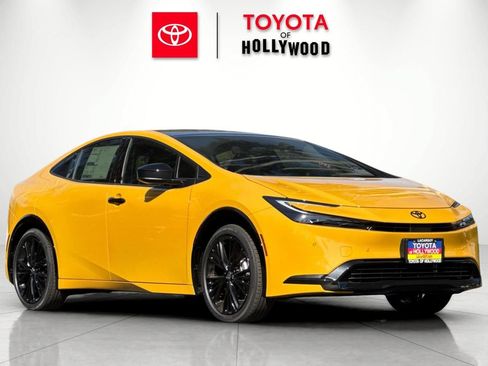 New 2027 Toyota Prius FWD image 1
