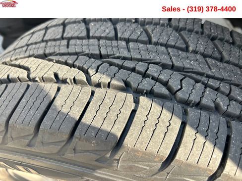 Used 2021 Jeep Cherokee Limited w/ Elite Package AWD/4WD image 24