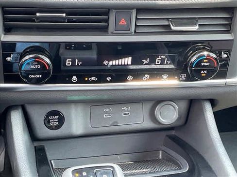 Used 2024 Nissan Rogue SV w/ SV Premium Package FWD image 25