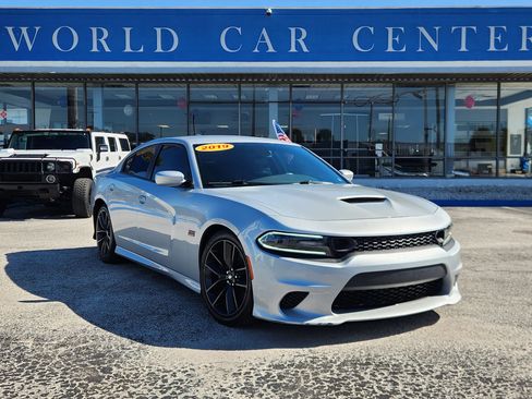 Used 2019 Dodge Charger Scat Pack image 1