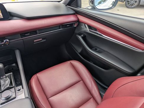 Used 2024 MAZDA MAZDA3 Hatchback w/Premium Plus Pkg image 17