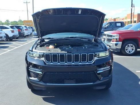 Used 2023 Jeep Grand Cherokee Limited AWD/4WD image 31
