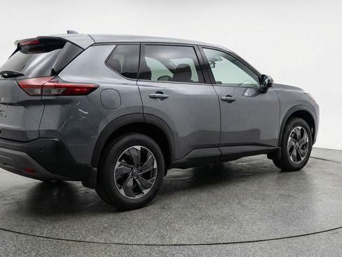 Used 2025 Nissan Rogue SV image 9