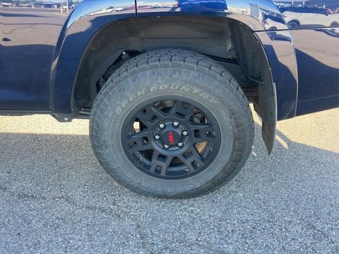 Used 2022 Toyota 4Runner TRD Off-Road Premium w/ Moonroof Package AWD/4WD image 5