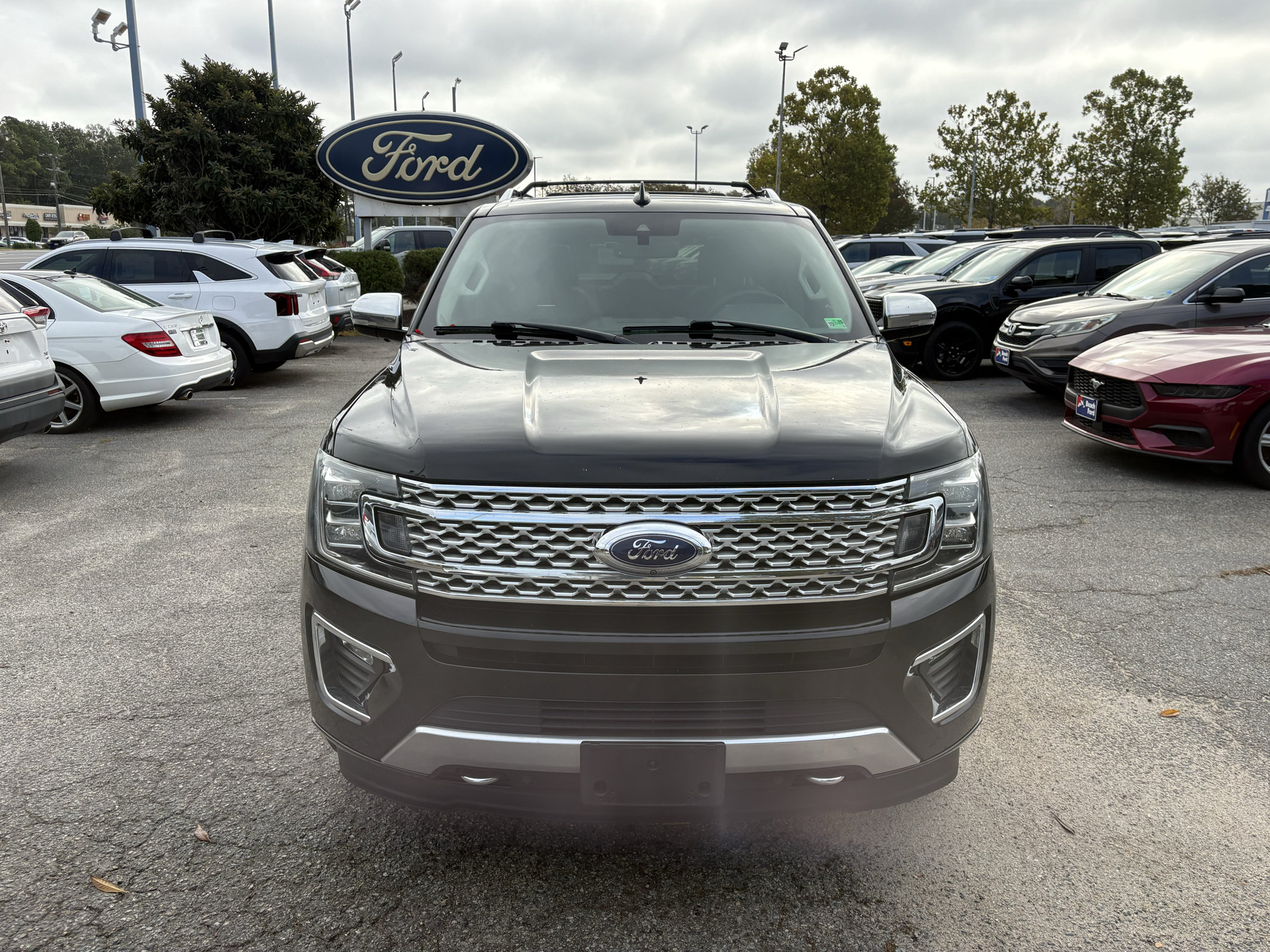 Used 2019 Ford Expedition Platinum AWD/4WD image 2