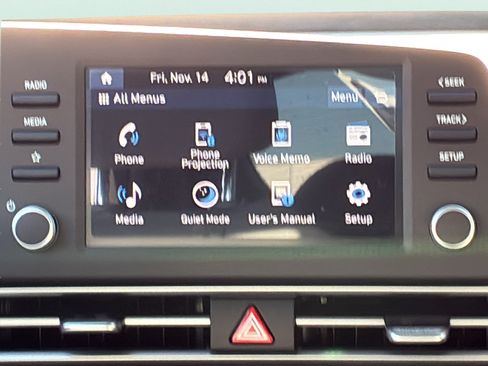 Used 2025 Hyundai Elantra Sport FWD image 21
