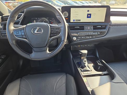 Certified 2023 Lexus ES 300h w/ Luxury Package image 12