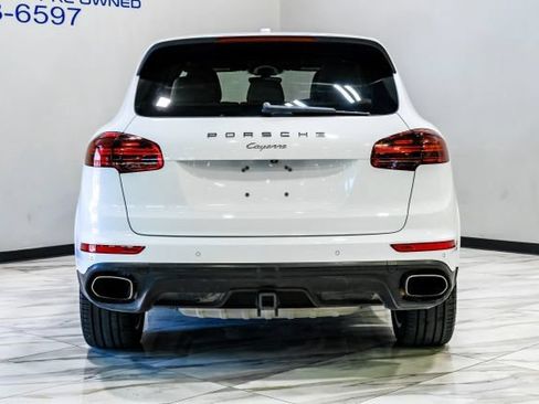 Used 2017 Porsche Cayenne AWD/4WD image 15
